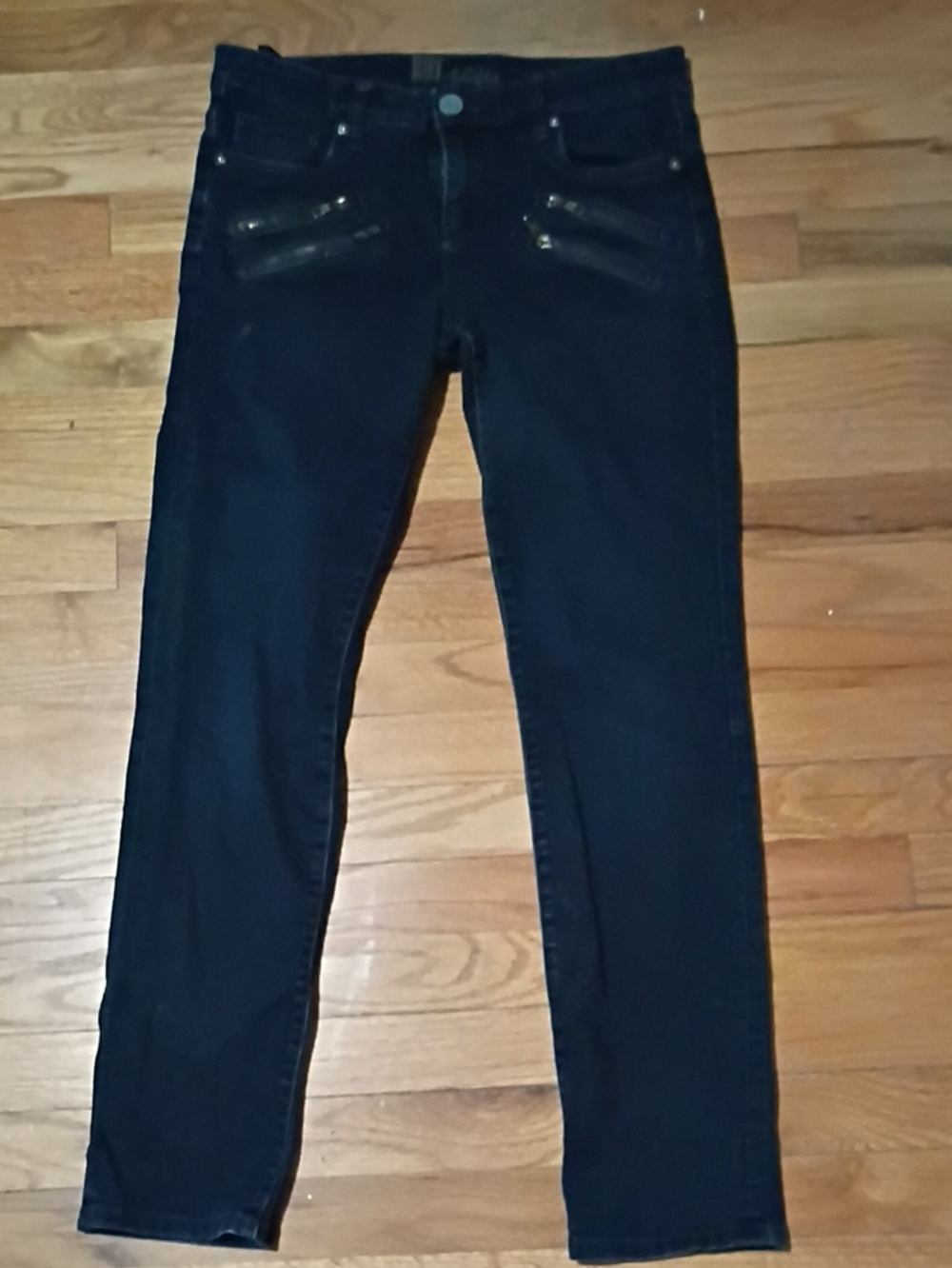 Women's Kut Size 6 Dark Rinse Skinny Jeans with Zip Pocket Detail